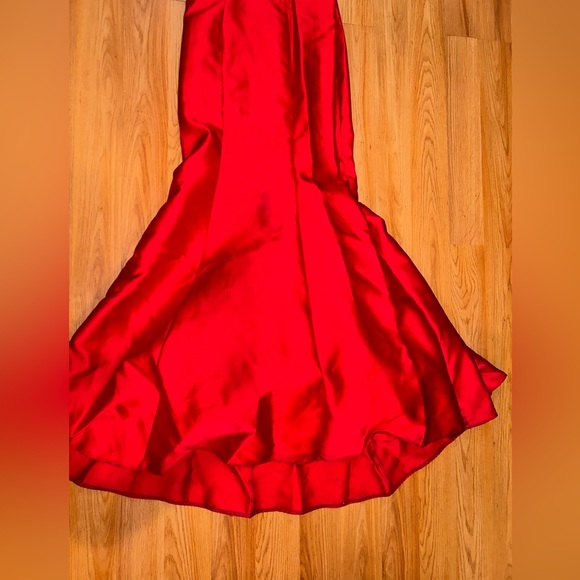 Mermaid red dress size 4 - Picture 3 of 10